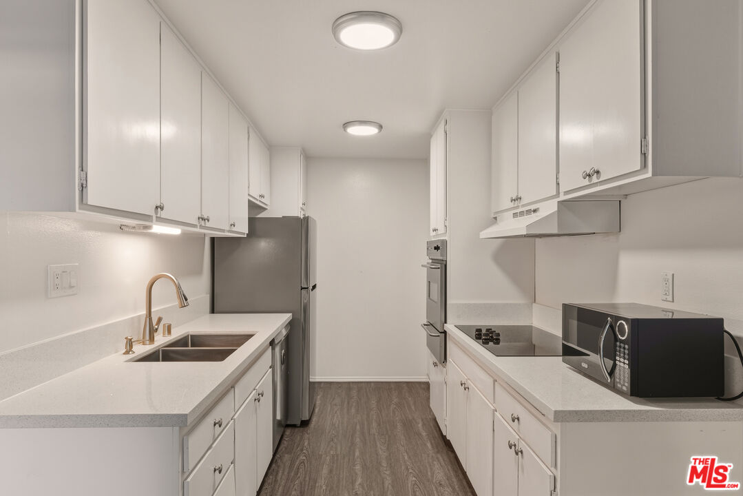 6050 Canterbury Dr Unit: F121