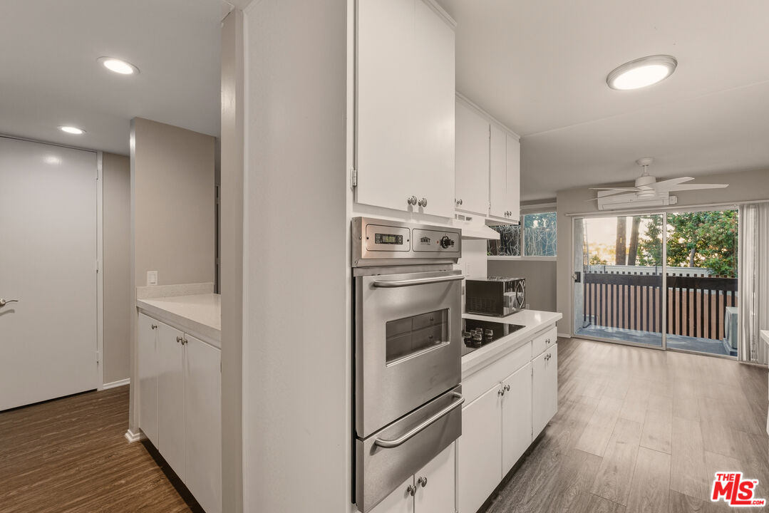 6050 Canterbury Dr Unit: F121