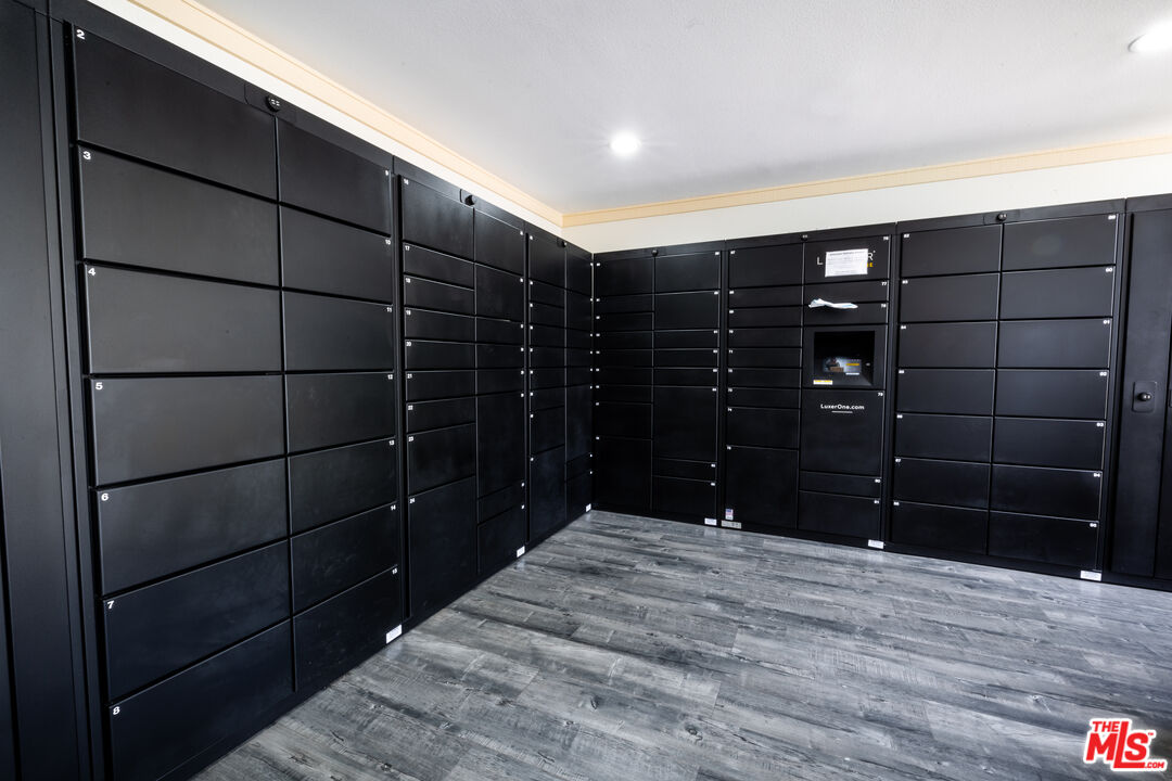 6050 Canterbury Dr Unit: F121