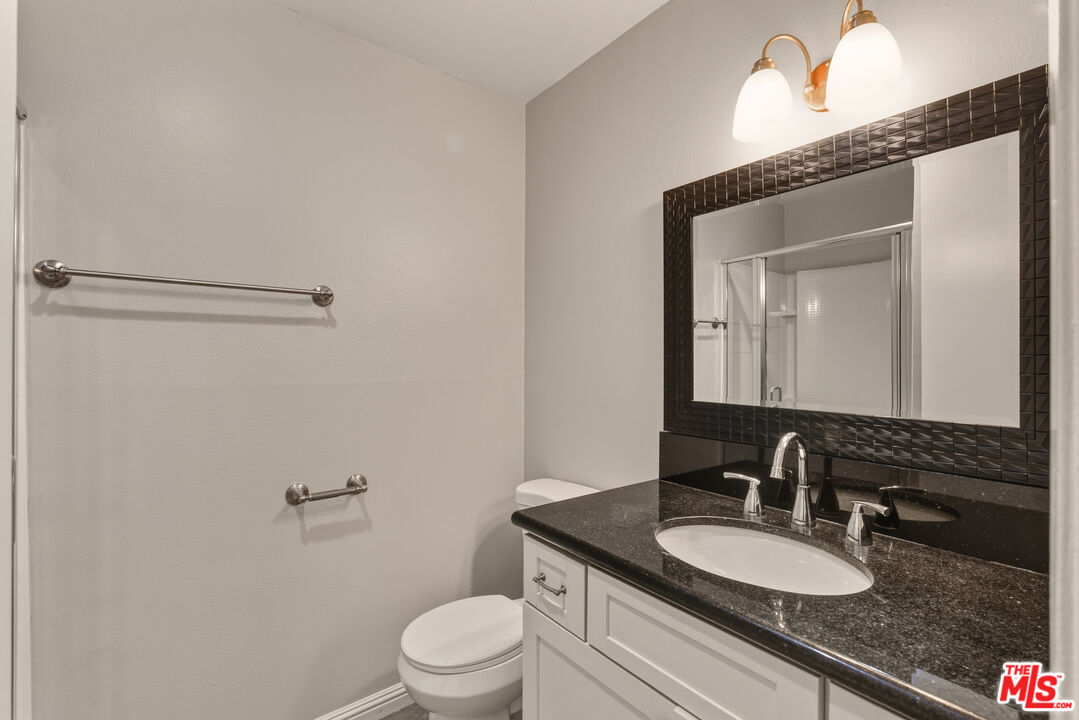 6050 Canterbury Dr Unit: F121