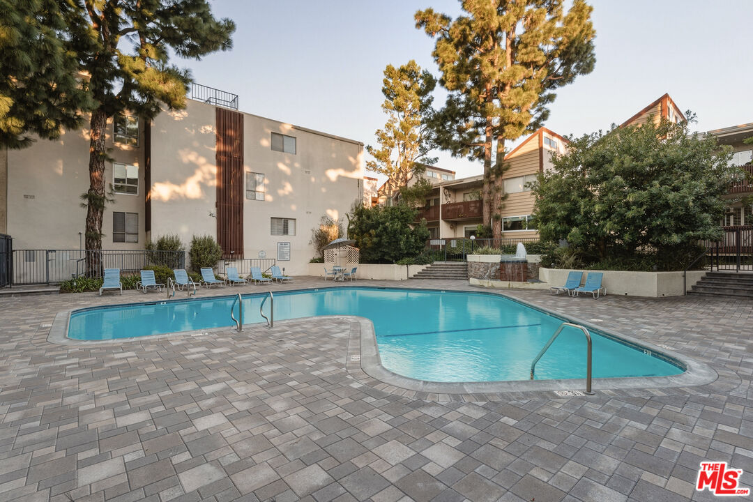 6050 Canterbury Dr Unit: F121