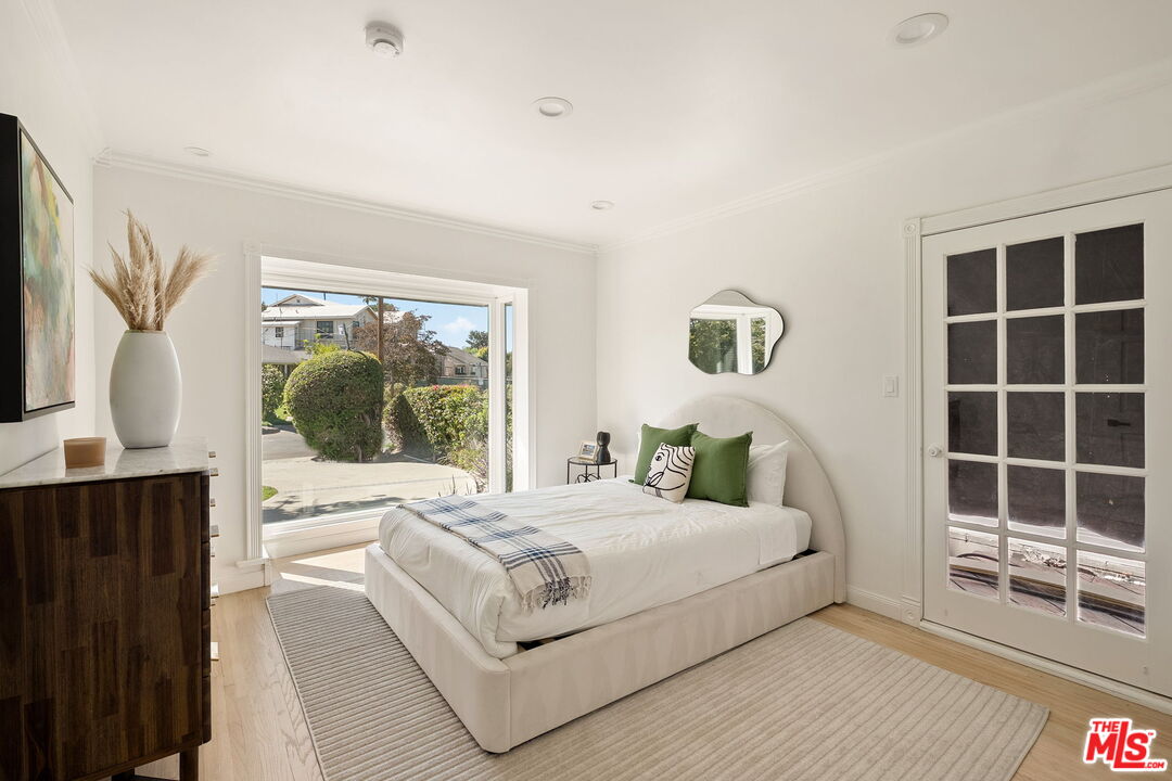 4640 Laurelgrove Ave