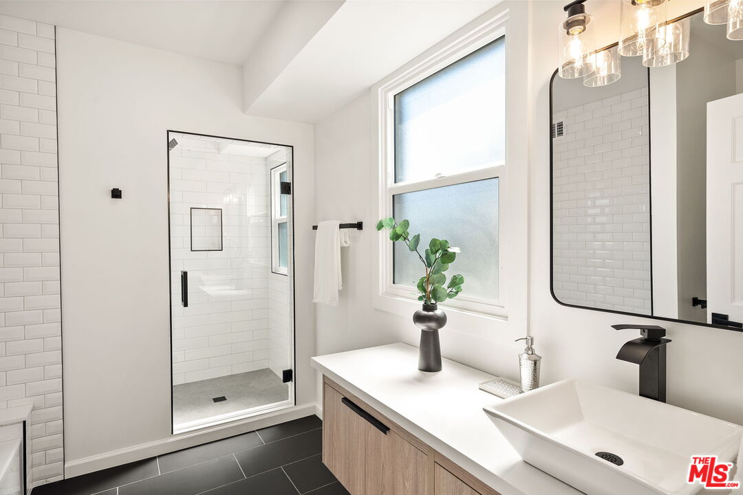 4640 Laurelgrove Ave