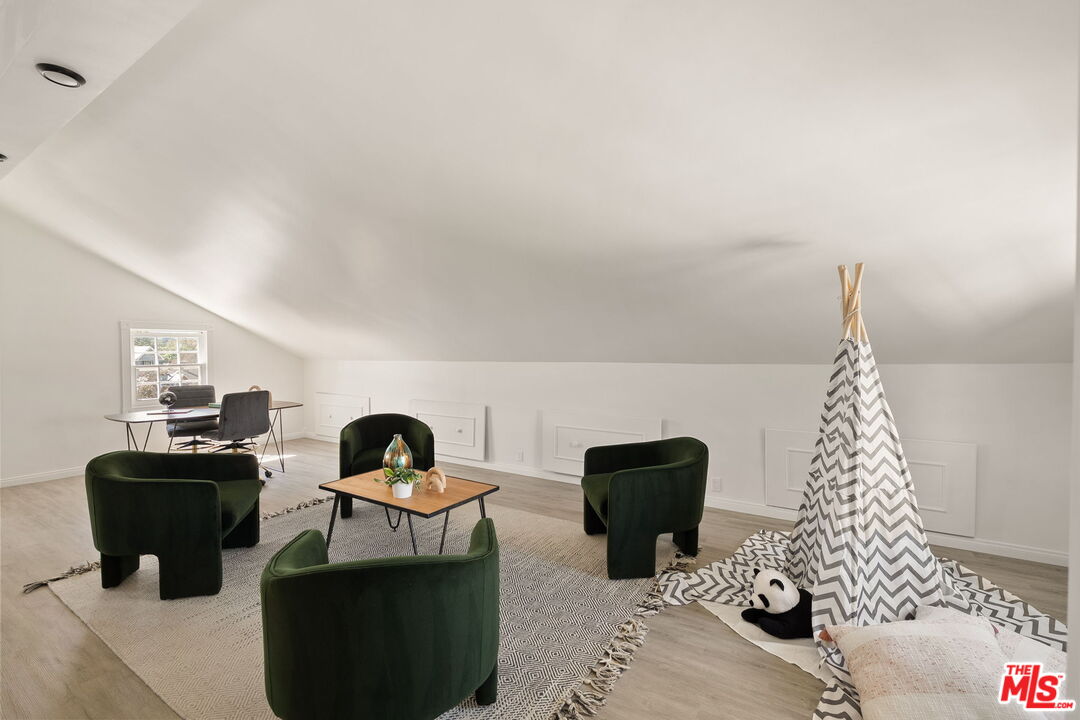 4640 Laurelgrove Ave