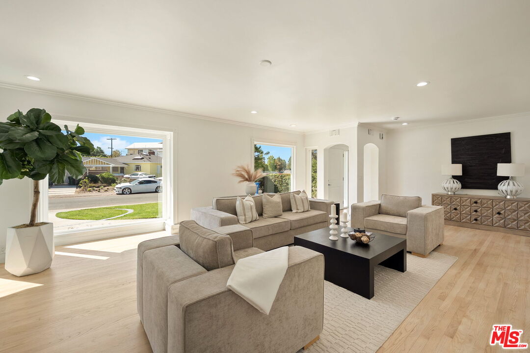 4640 Laurelgrove Ave