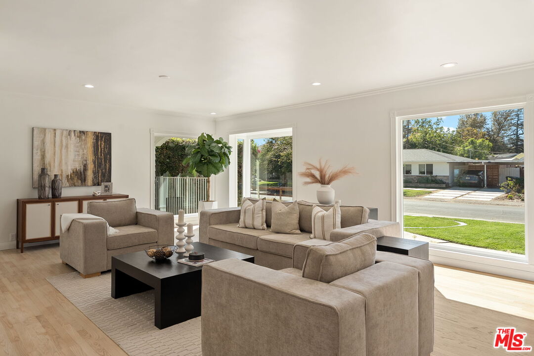 4640 Laurelgrove Ave