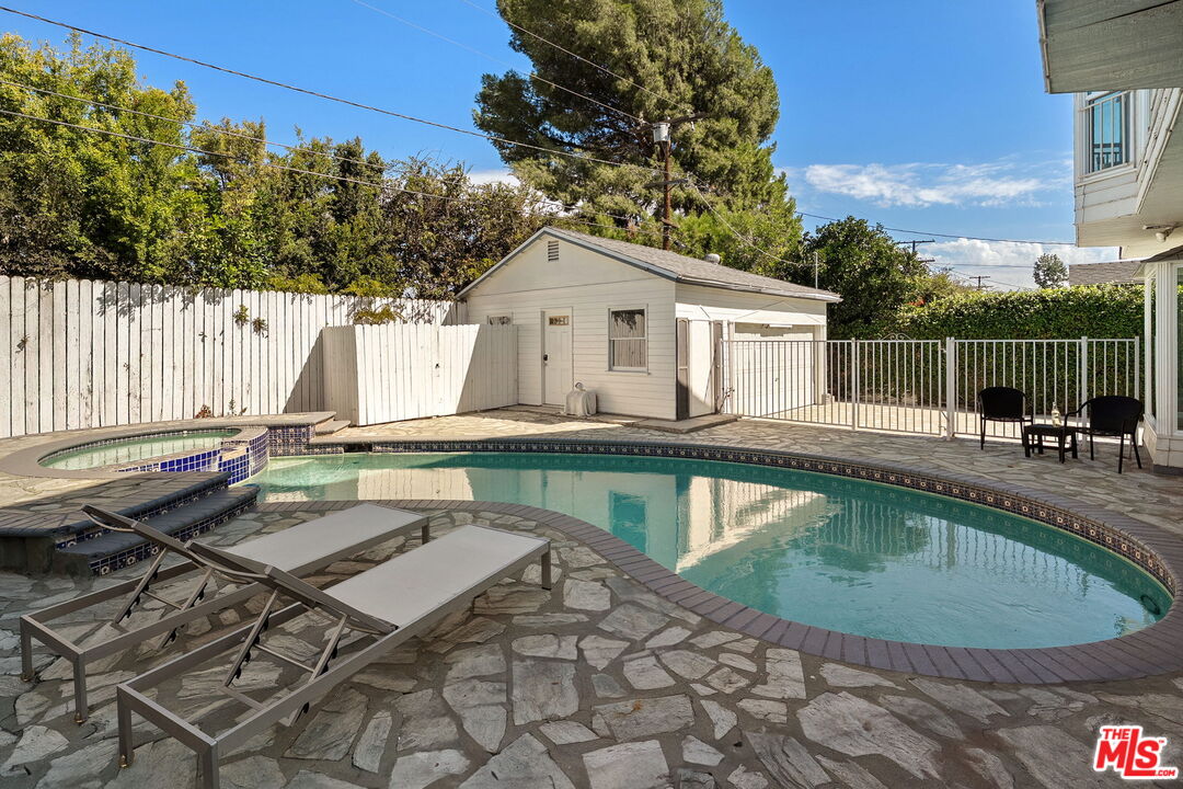 4640 Laurelgrove Ave