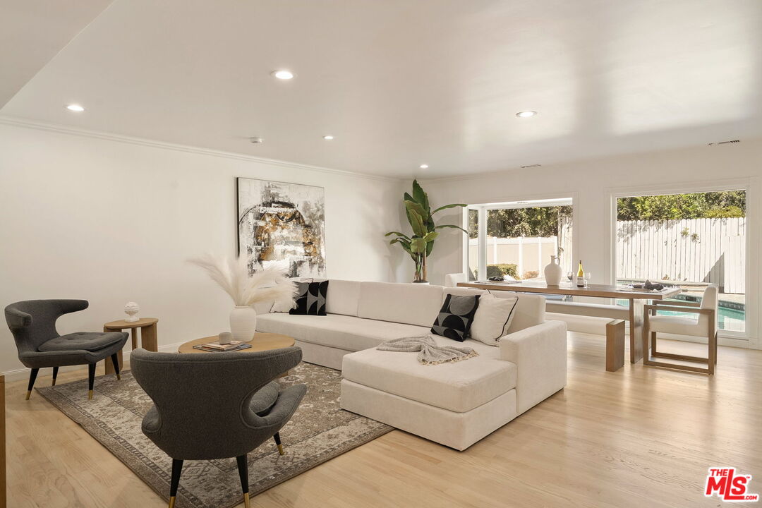 4640 Laurelgrove Ave