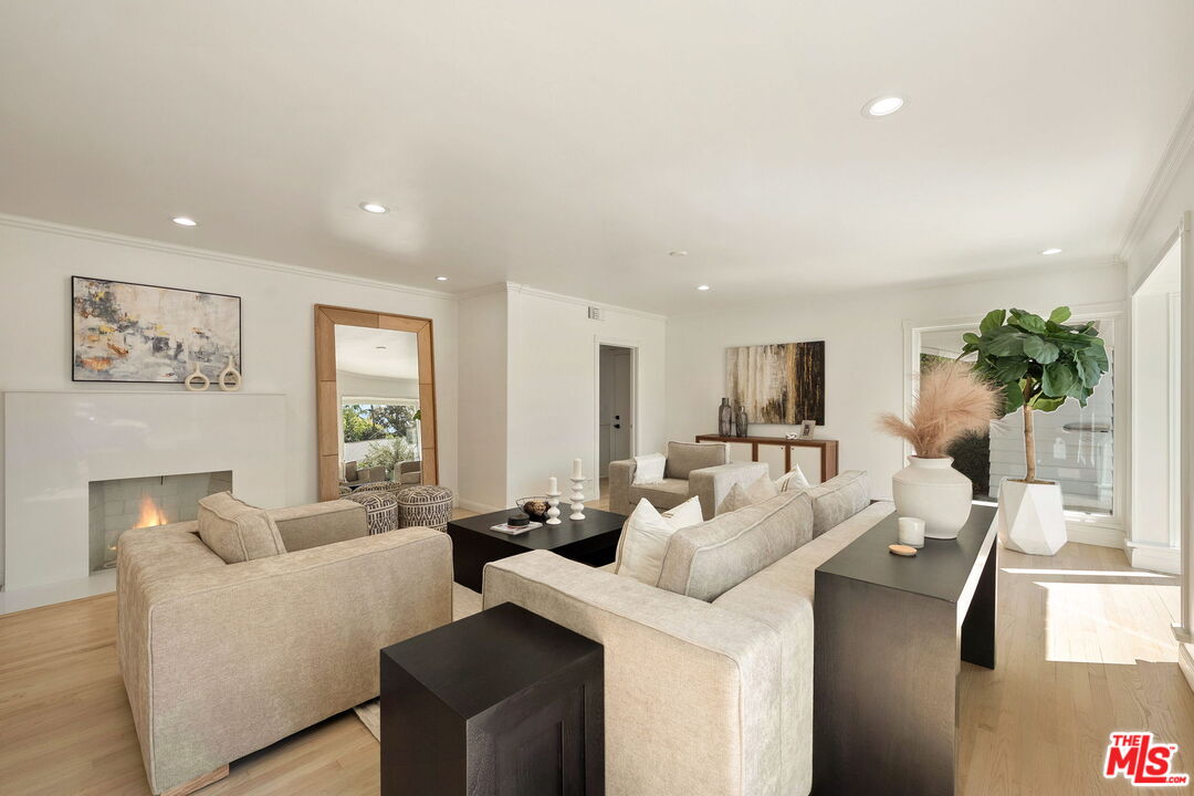 4640 Laurelgrove Ave