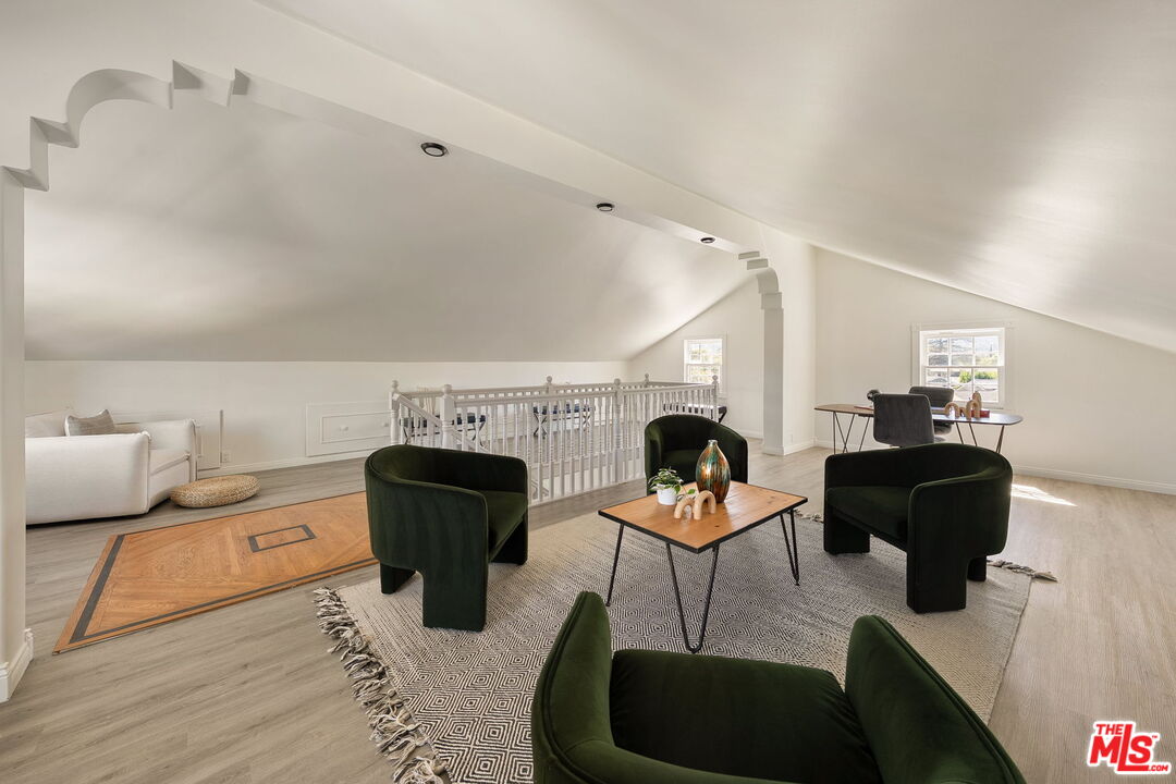 4640 Laurelgrove Ave