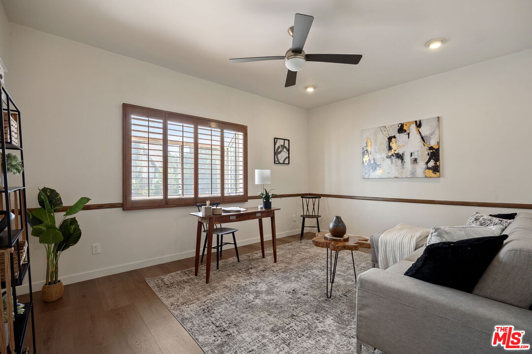 18135 Burbank Blvd Unit: 6