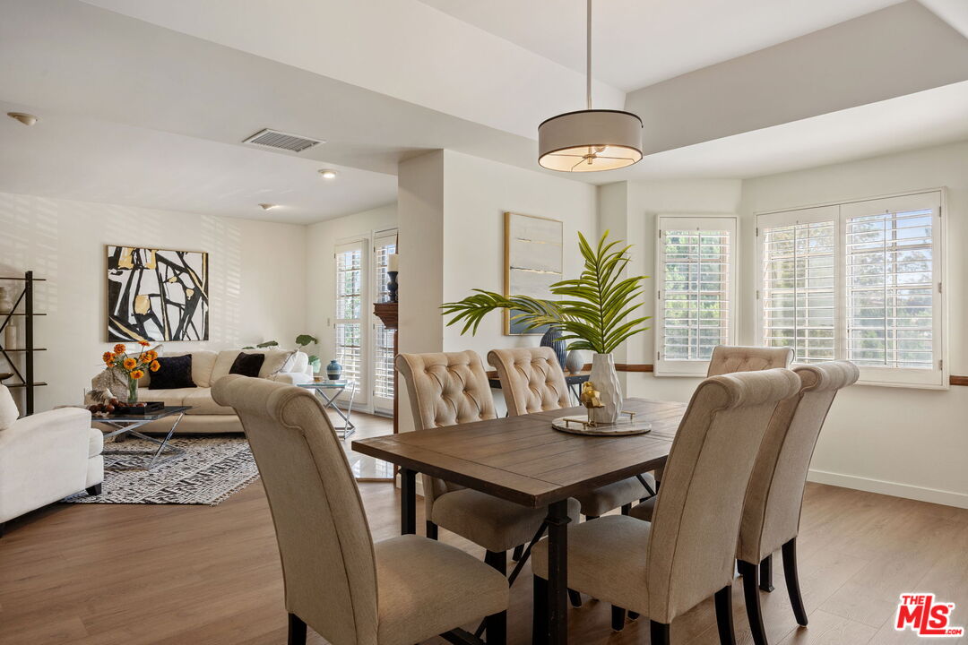 18135 Burbank Blvd Unit: 6