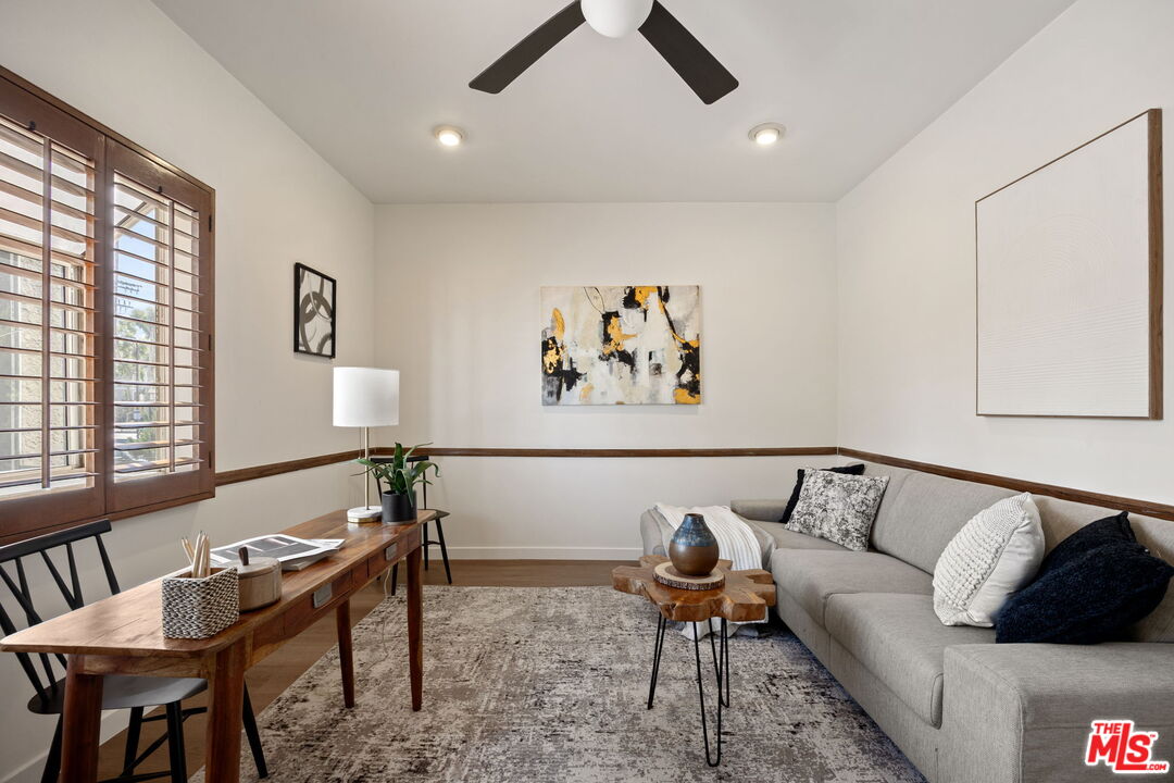 18135 Burbank Blvd Unit: 6