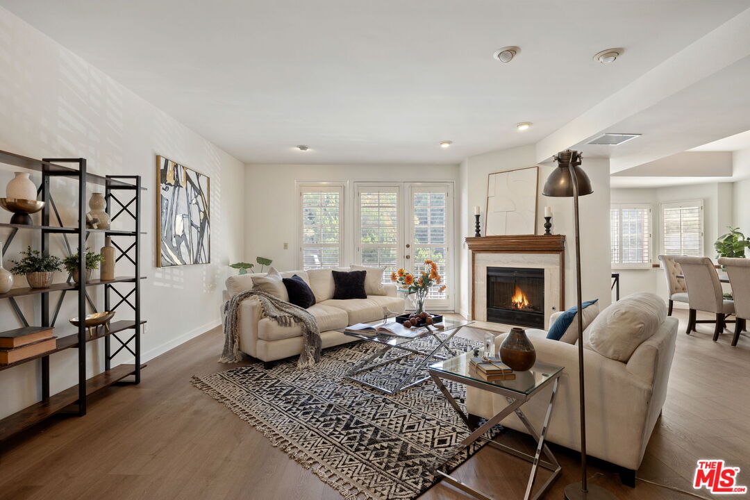 18135 Burbank Blvd Unit: 6