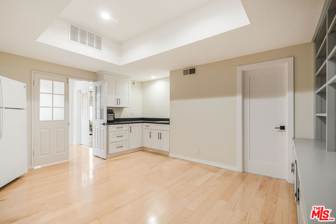 1666 Michael Ln