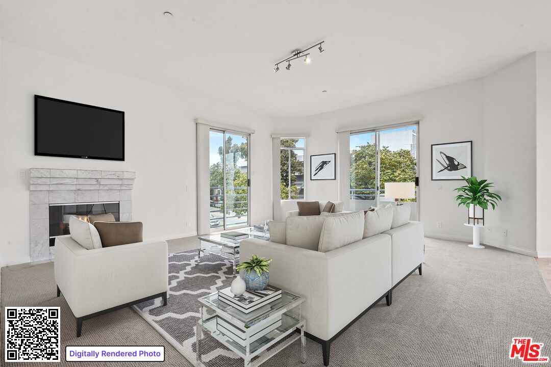 1325 ARIZONA AVE Unit: 201