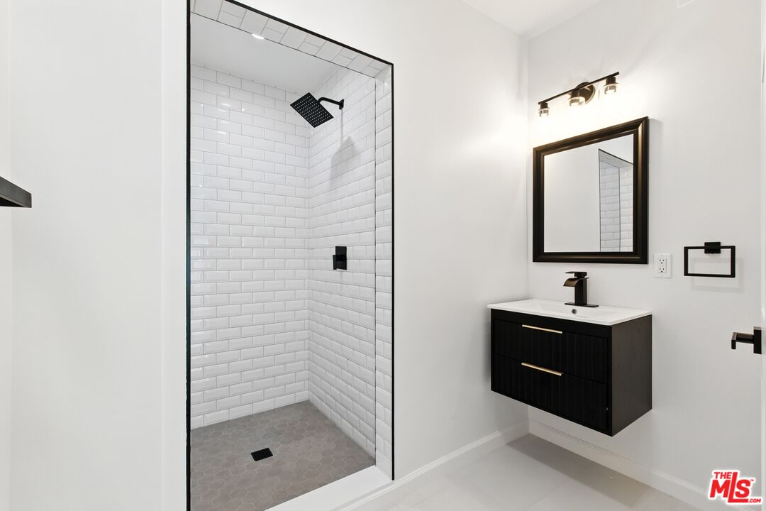 4640 Laurelgrove Ave