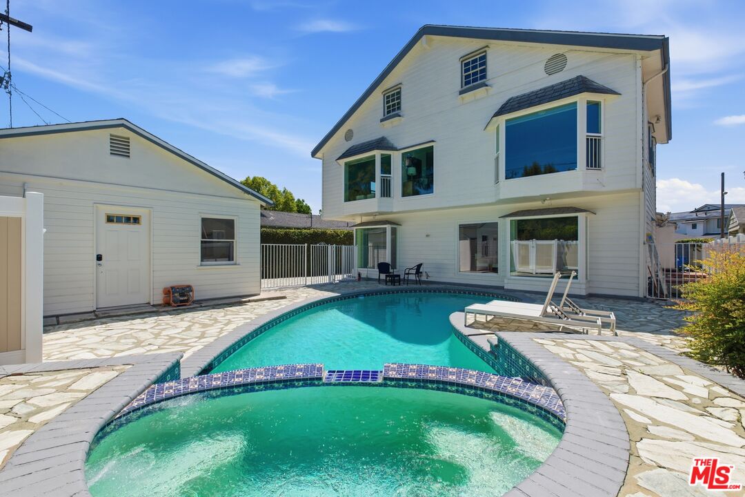 4640 Laurelgrove Ave