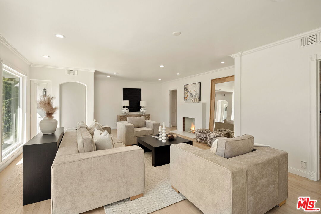 4640 Laurelgrove Ave