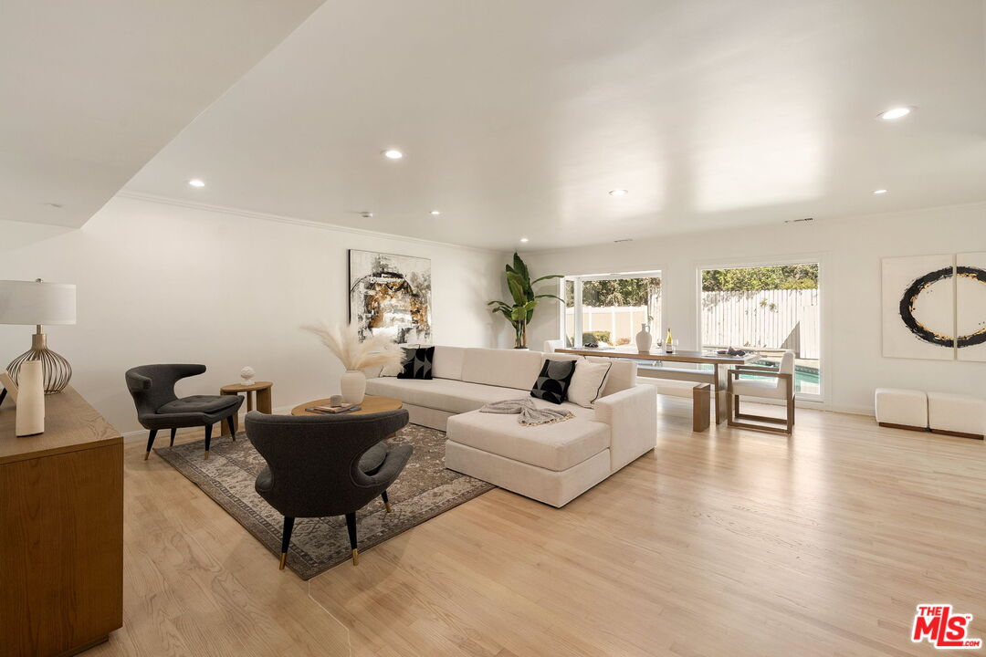 4640 Laurelgrove Ave