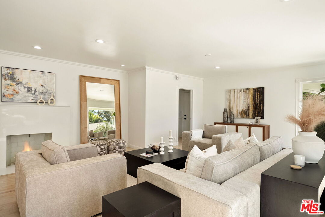 4640 Laurelgrove Ave