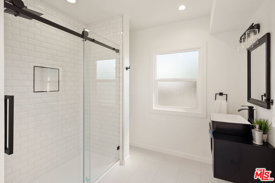 4640 Laurelgrove Ave