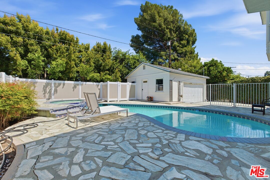 4640 Laurelgrove Ave