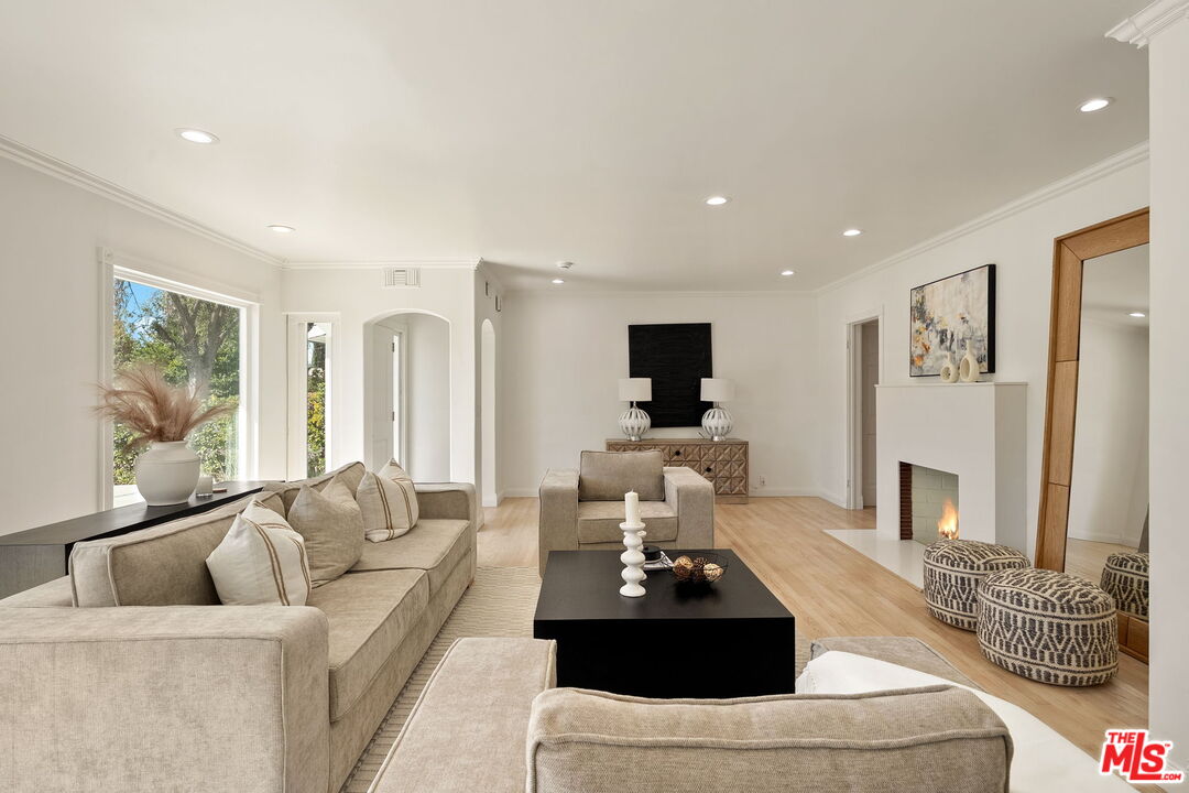 4640 Laurelgrove Ave