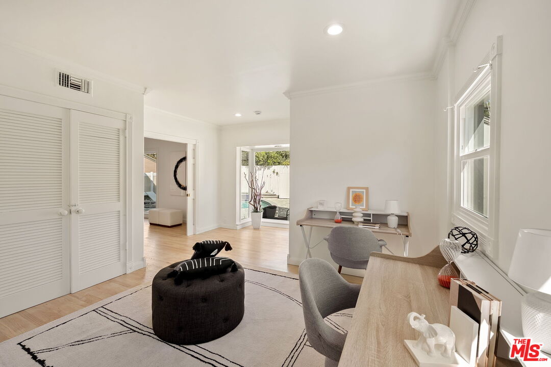 4640 Laurelgrove Ave