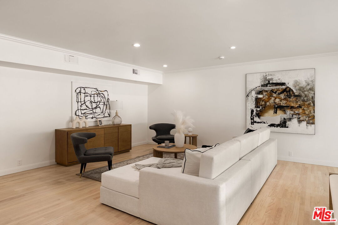 4640 Laurelgrove Ave