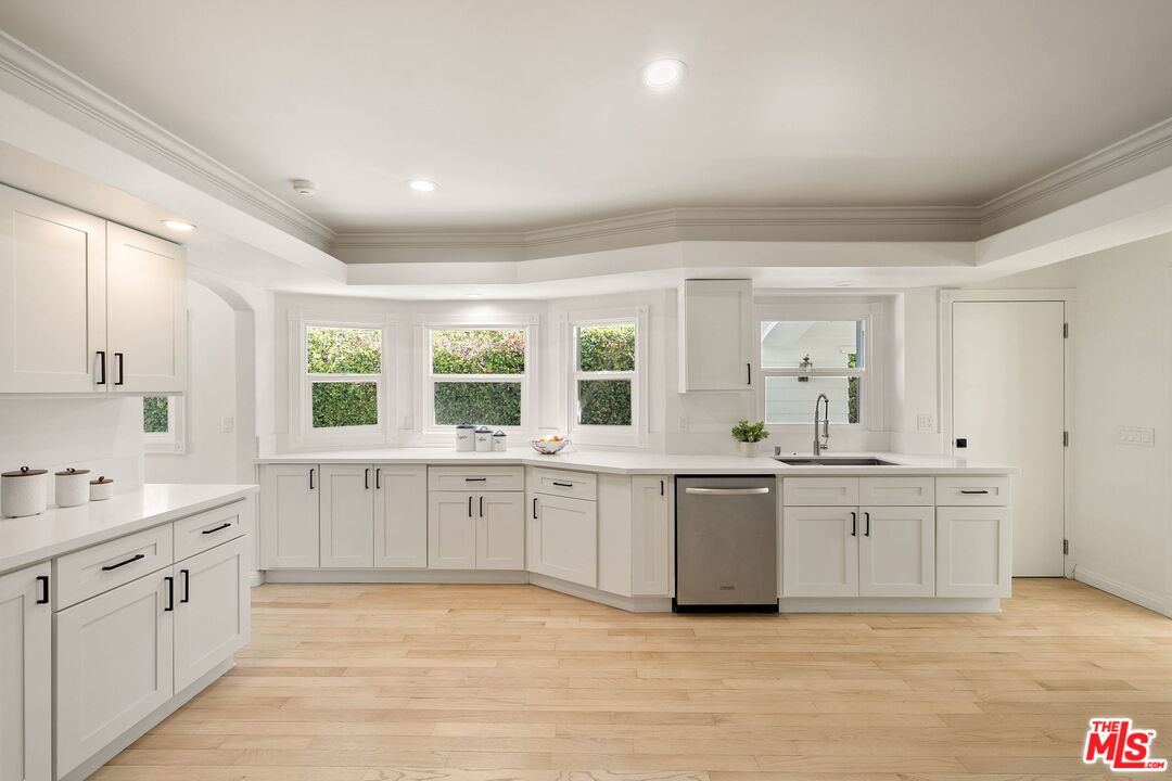 4640 Laurelgrove Ave