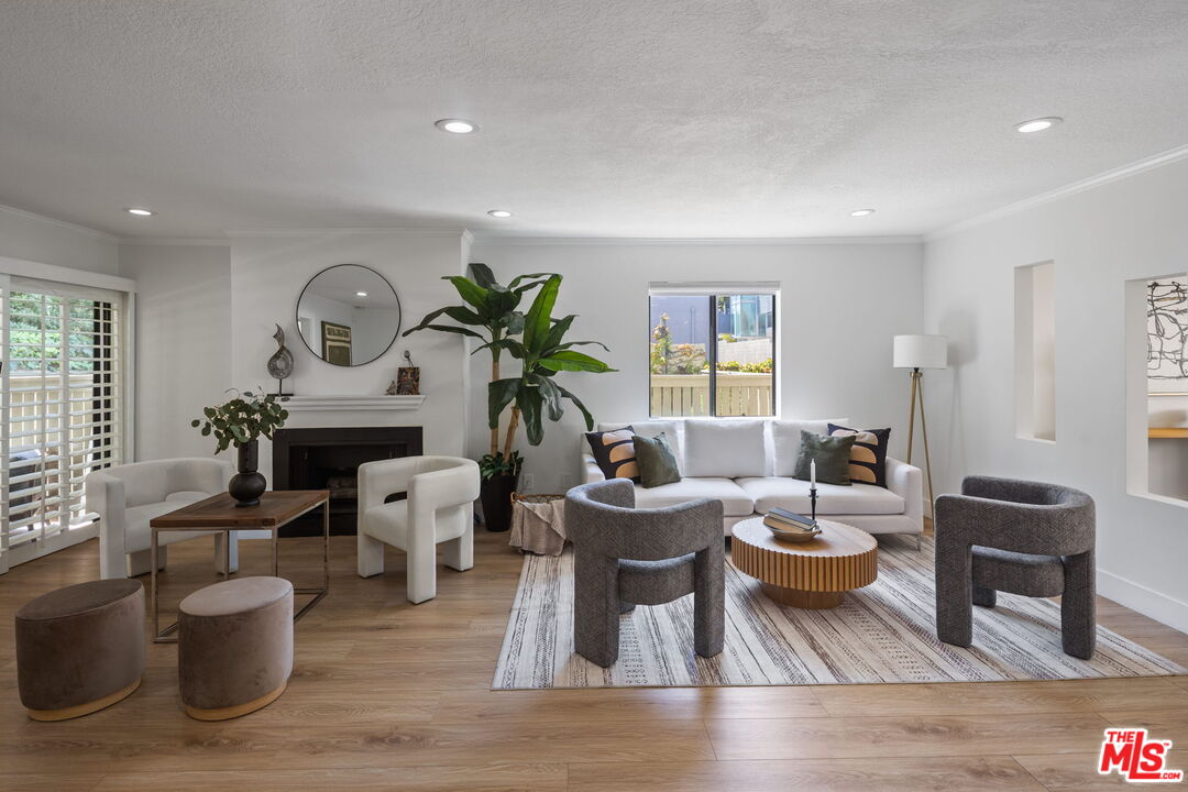 2920 11th St Unit: 6