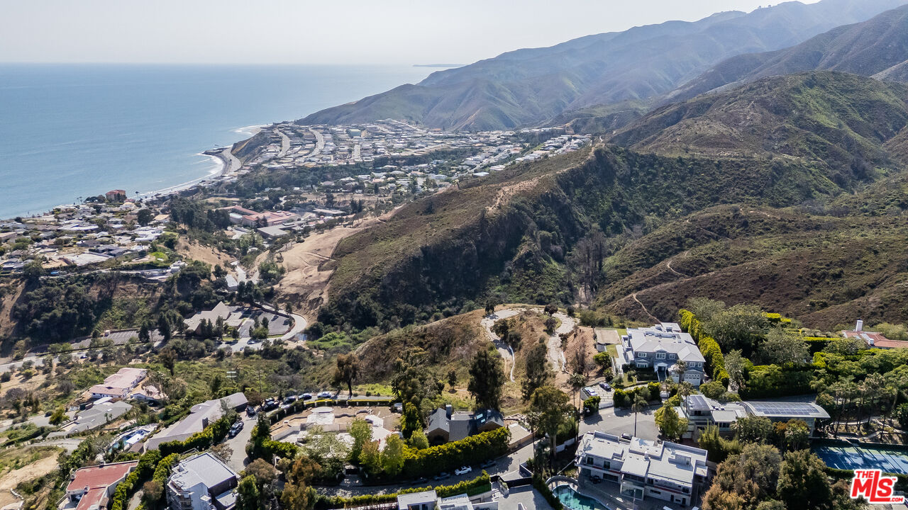 646 Paseo Miramar