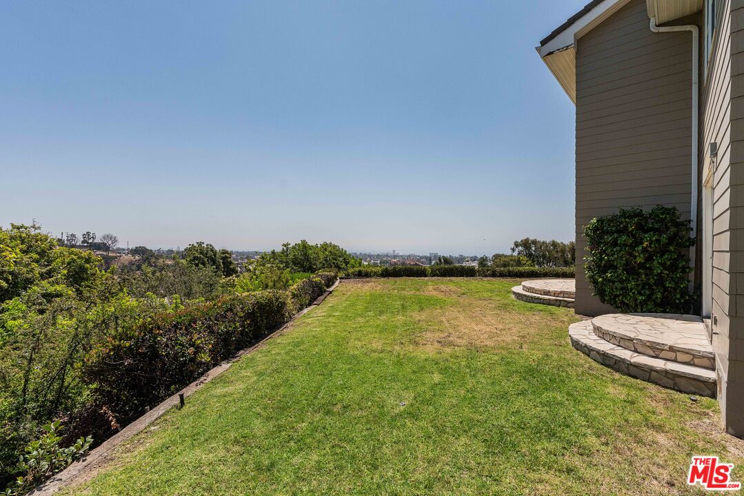 1036 El Medio Ave