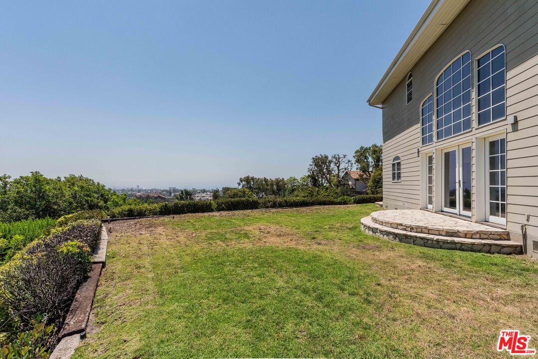 1036 El Medio Ave