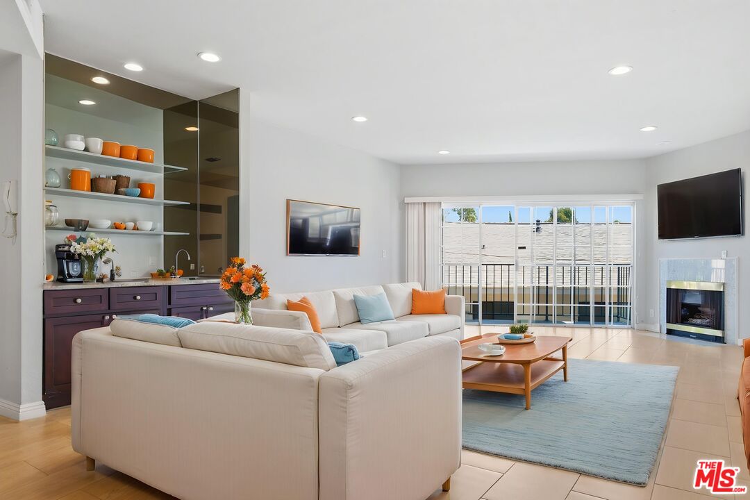 10650 Kinnard Ave Unit: 104