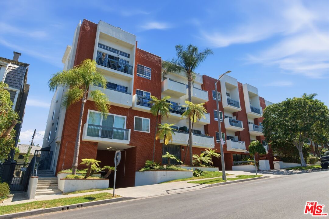 10650 Kinnard Ave Unit: 104