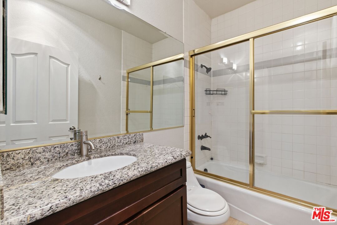 10650 Kinnard Ave Unit: 104
