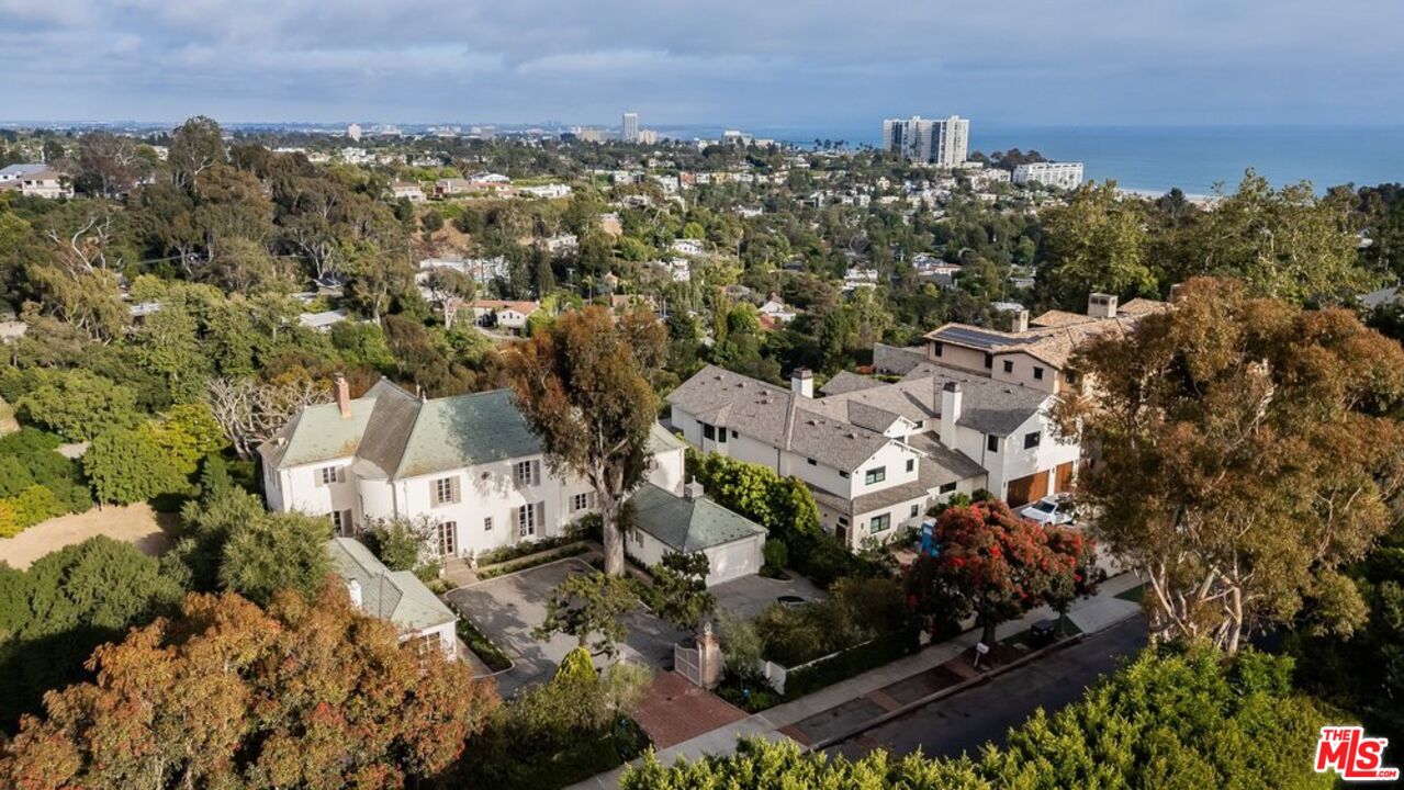 528 Chautauqua Blvd