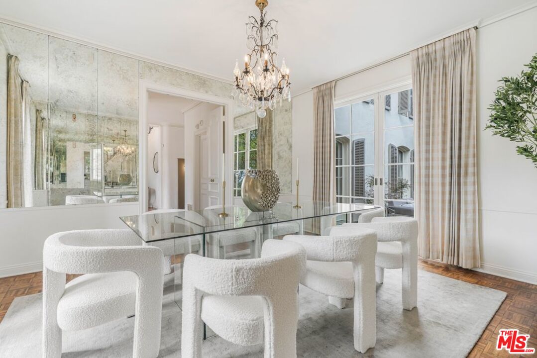 528 Chautauqua Blvd