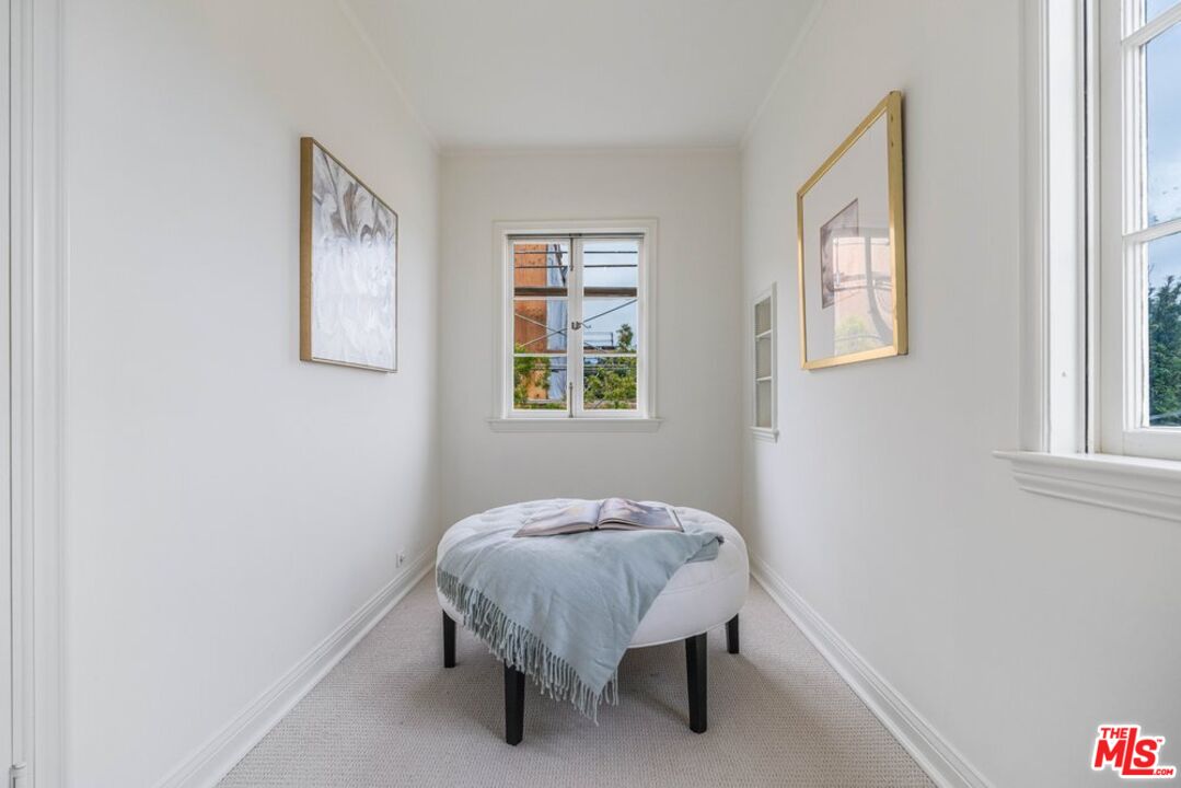528 Chautauqua Blvd
