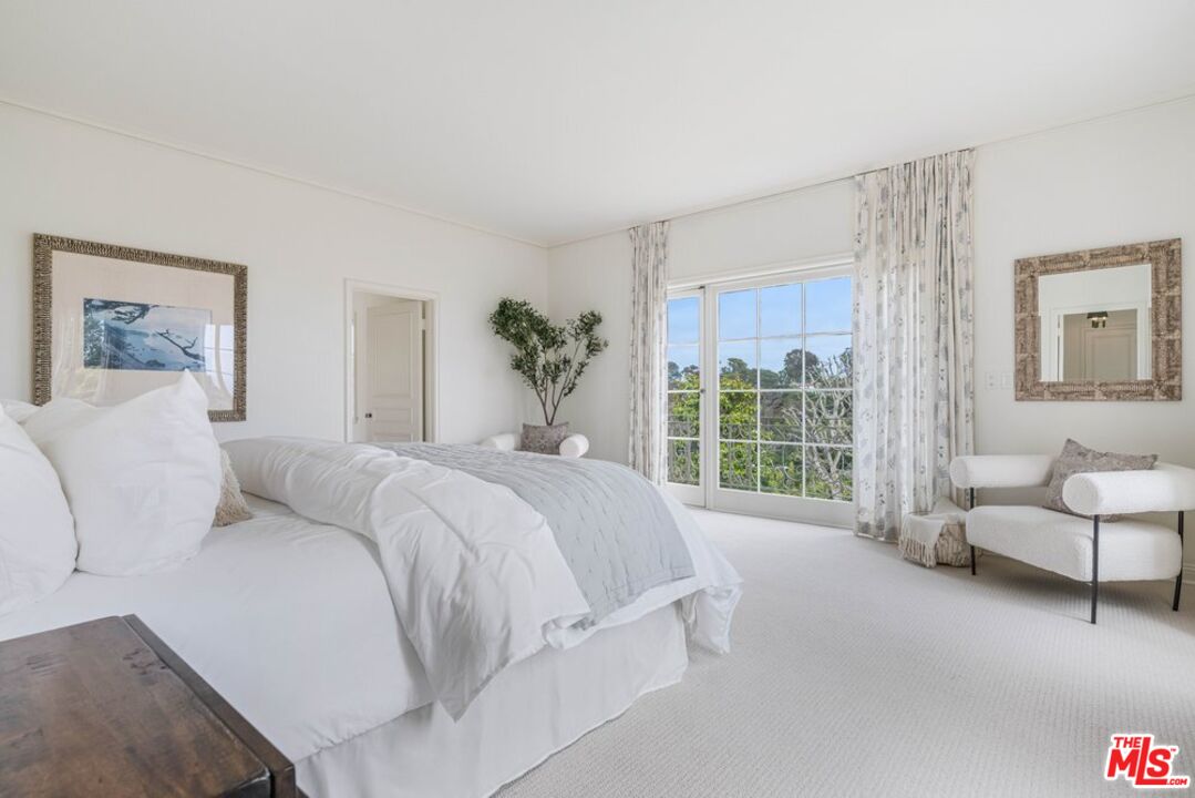 528 Chautauqua Blvd