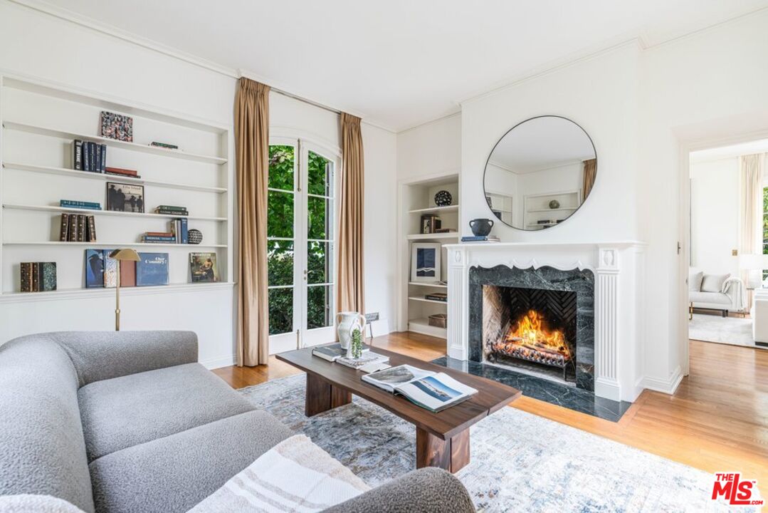 528 Chautauqua Blvd