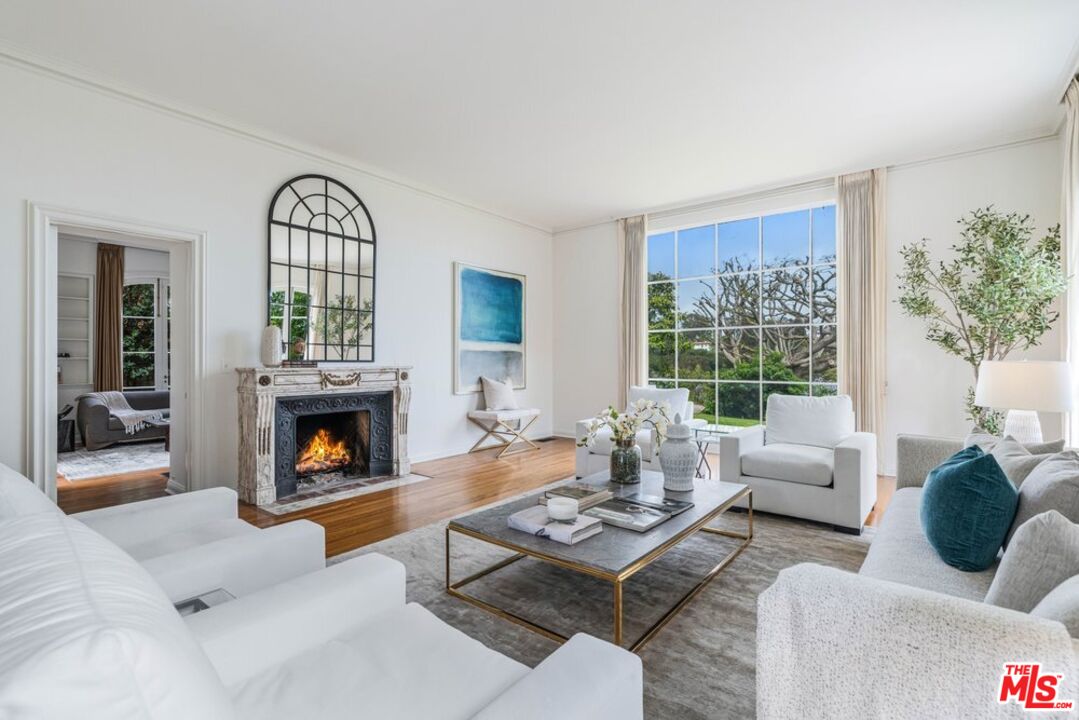 528 Chautauqua Blvd