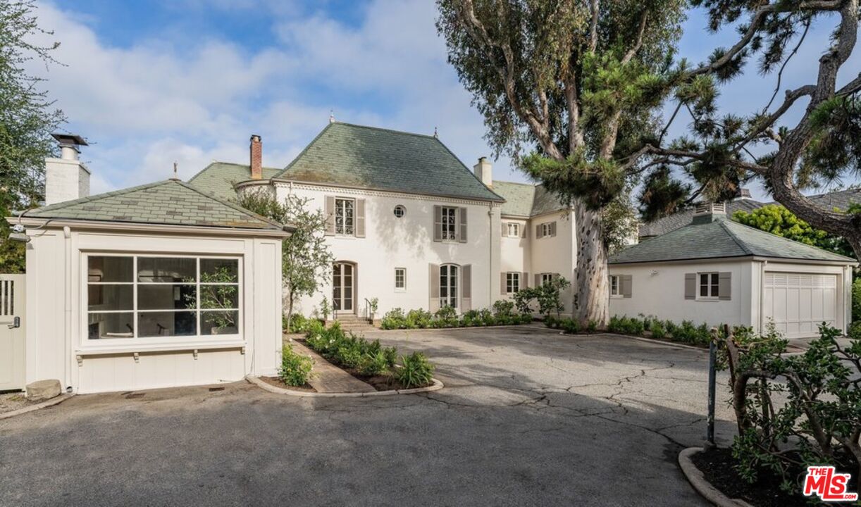 528 Chautauqua Blvd