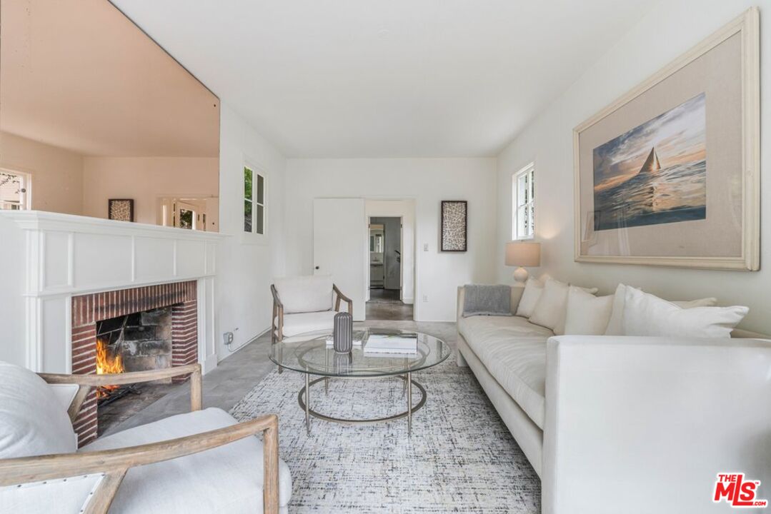 528 Chautauqua Blvd