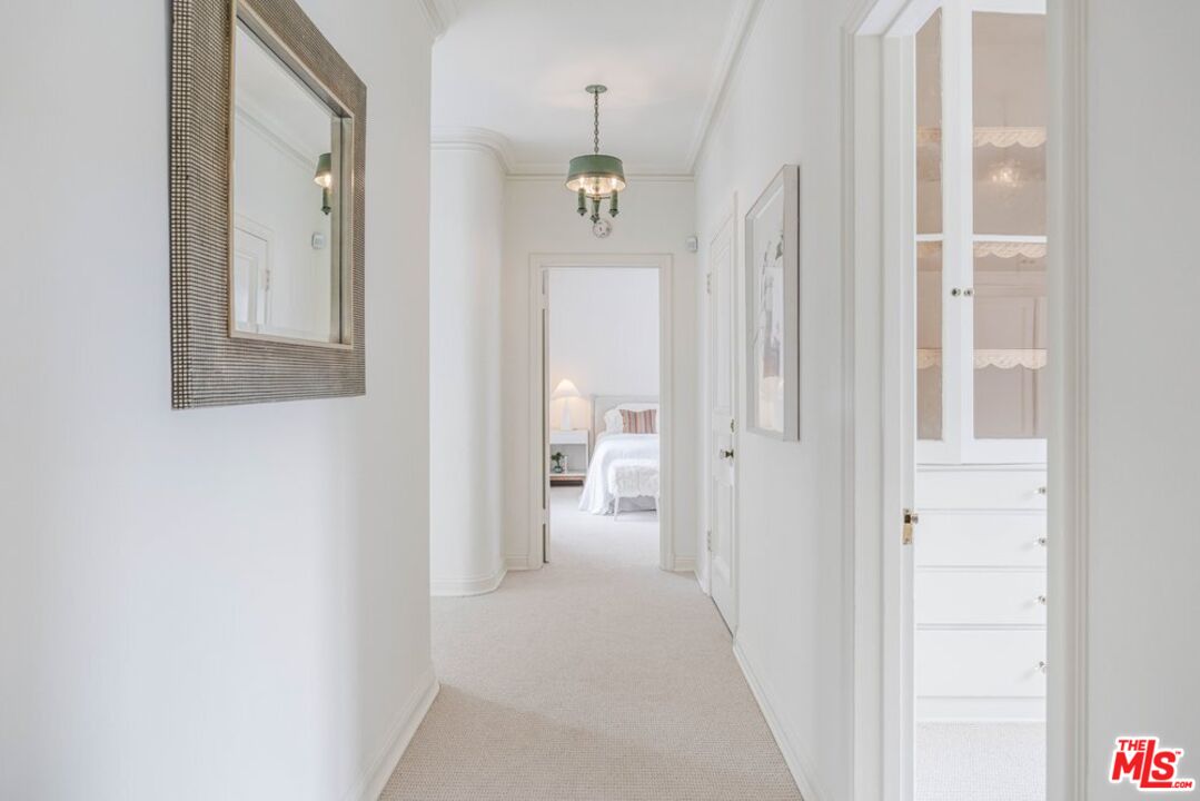 528 Chautauqua Blvd