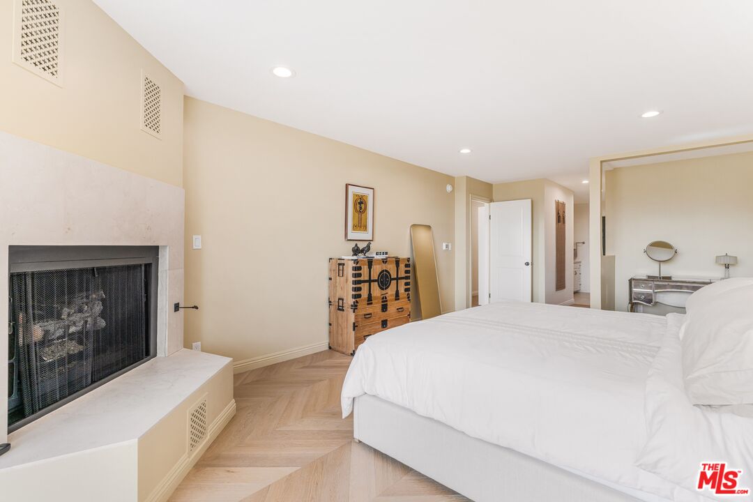 15480 Antioch St Unit: 300A