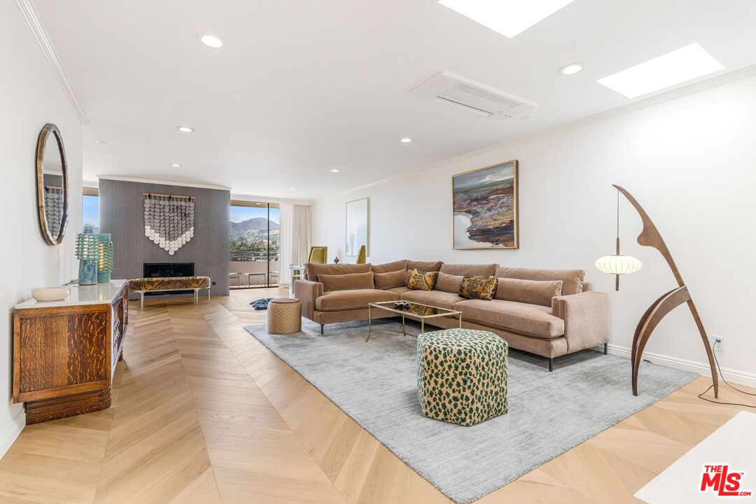 15480 Antioch St Unit: 300A