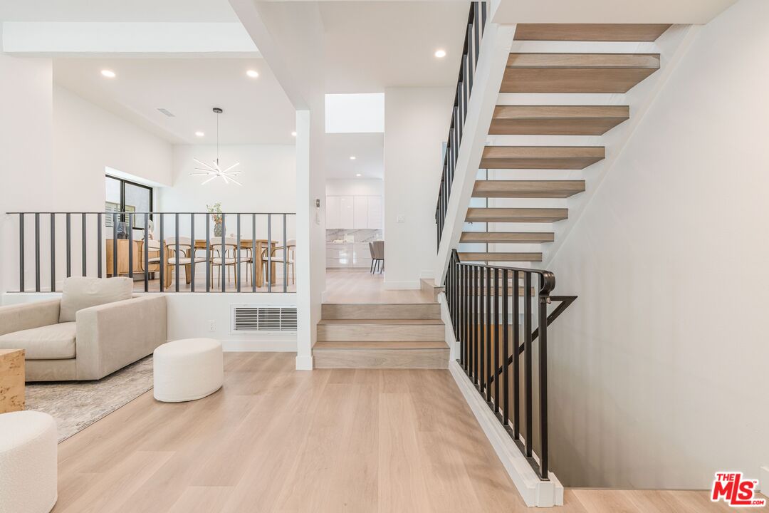 1564 Michael Ln